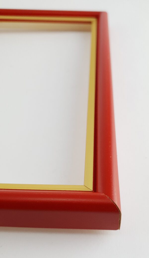 059CP (9) Rama Drewniana Czerwona ze Złotym Paskiem – Energia i Elegancja – Seria 059CP