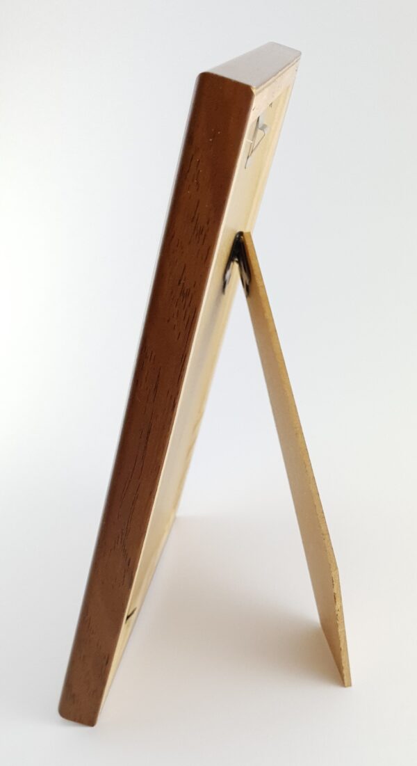 Rama Drewniana Brązowa ze Złotym Paskiem – Klasyka i Styl – Seria 060MPR