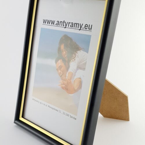 Rama Drewniana Czarna ze Złotym Paskiem – Klasyczna Elegancja – / Profil 060a/