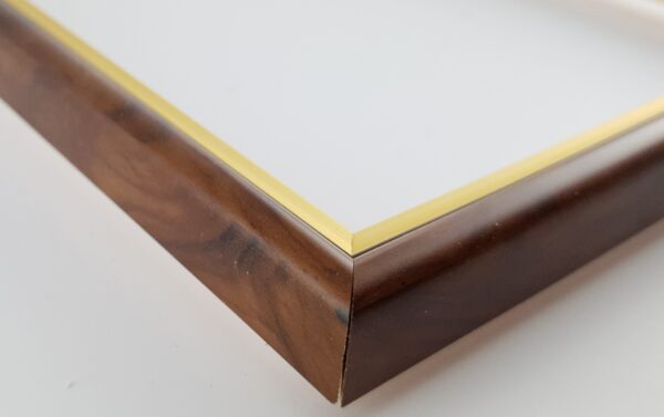 Rama Drewniana Mahoń ze Złotym Paskiem – Królewska Klasyka – Seria 060d