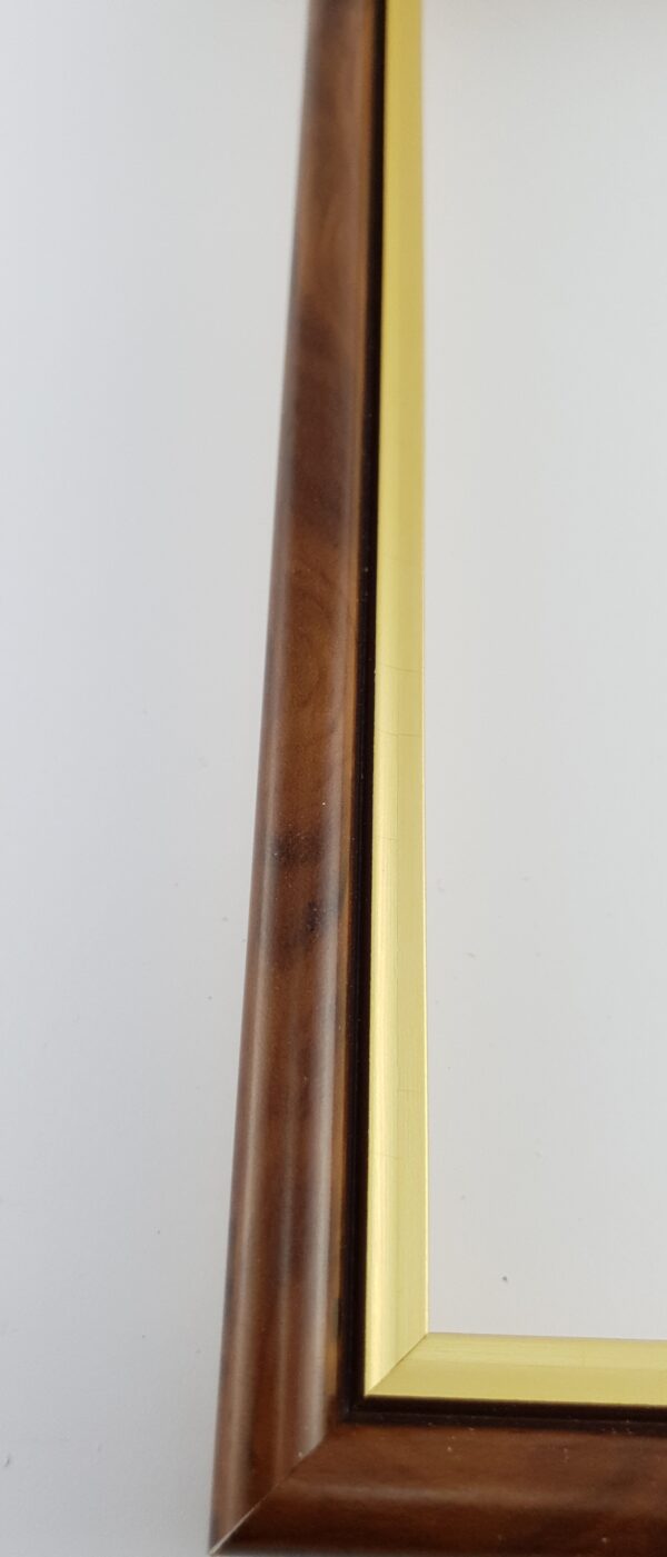 Rama Drewniana Mahoń ze Złotym Paskiem – Królewska Klasyka – Seria 060d