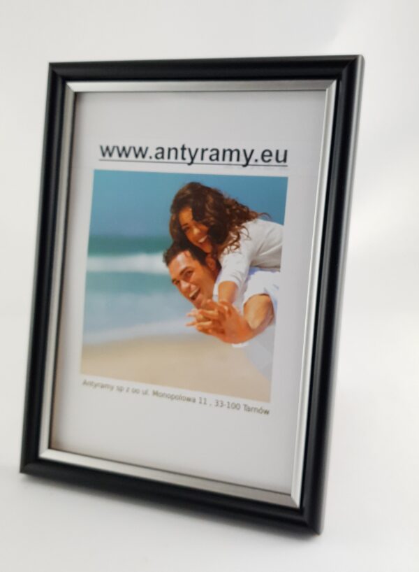 060f (5) Rama Drewniana Czarna ze Srebrnym Paskiem – Nowoczesny Kontrast – Seria 060F