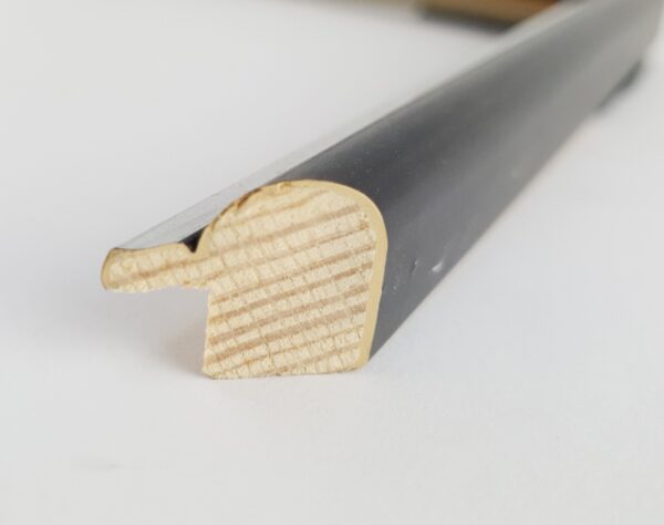 060f (6) Rama Drewniana Czarna ze Srebrnym Paskiem – Nowoczesny Kontrast – Seria 060F