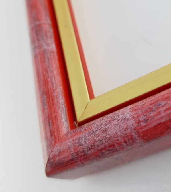 Rama Drewniana Czerwona Przecierana ze Złotym Paskiem – Styl Retro i Pasja – Seria 060KVC