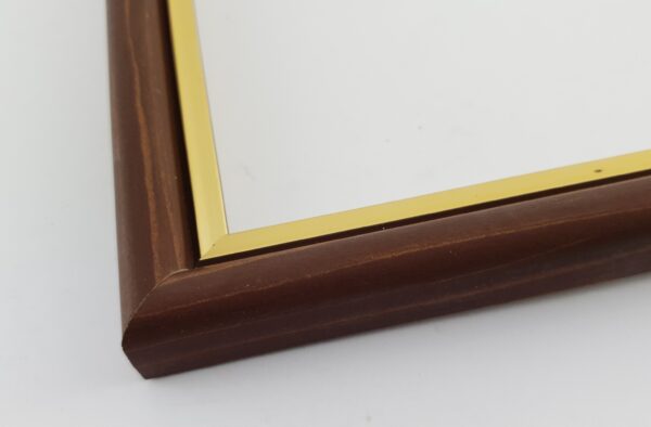 Rama Drewniana Brązowa ze Złotym Paskiem – Klasyka i Styl / Profil 060 PB/