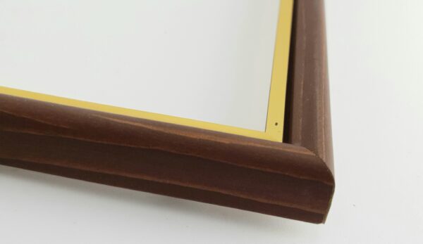 Rama Drewniana Brązowa ze Złotym Paskiem – Klasyka i Styl / Profil 060 PB/