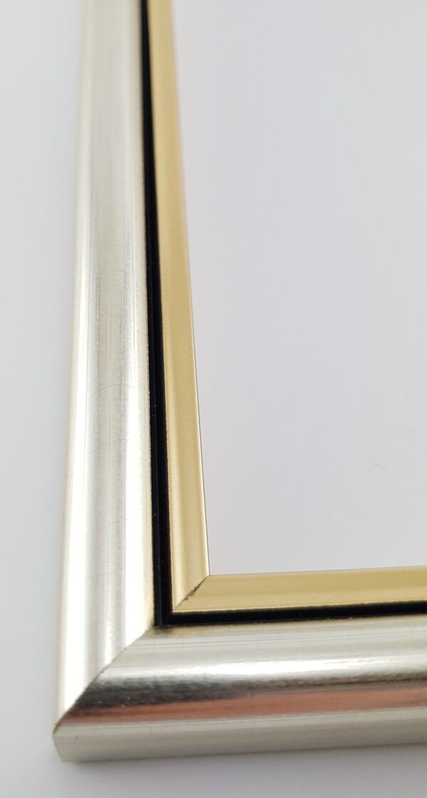 Rama Drewniana Srebrna Satynowa – Nowoczesny Blask – Seria 060sck