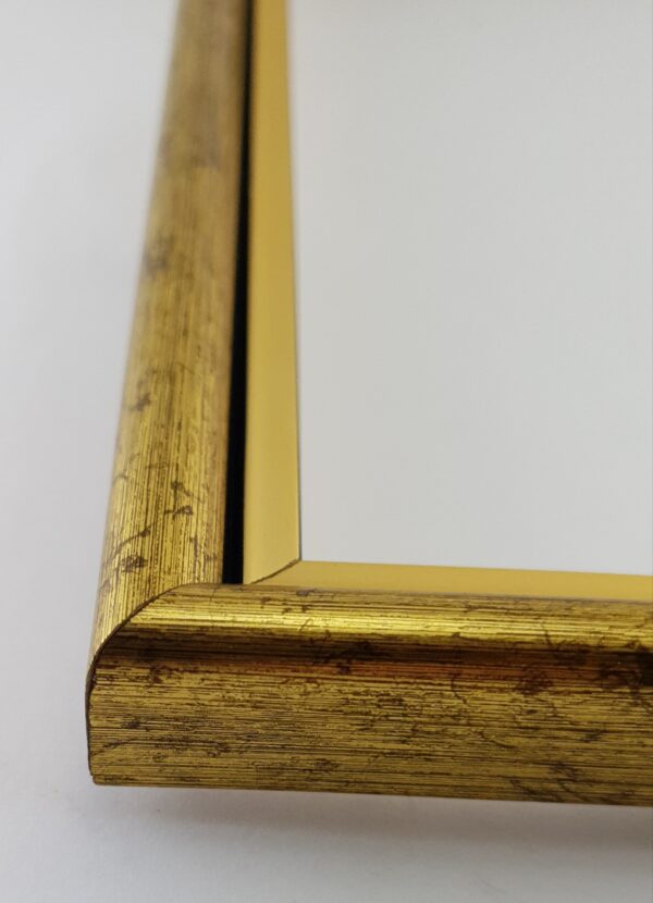 060zp (7) Rama Drewniana Stare Złoto ze Złotym Paskiem – Antyczny Szyk – Seria 060ZP