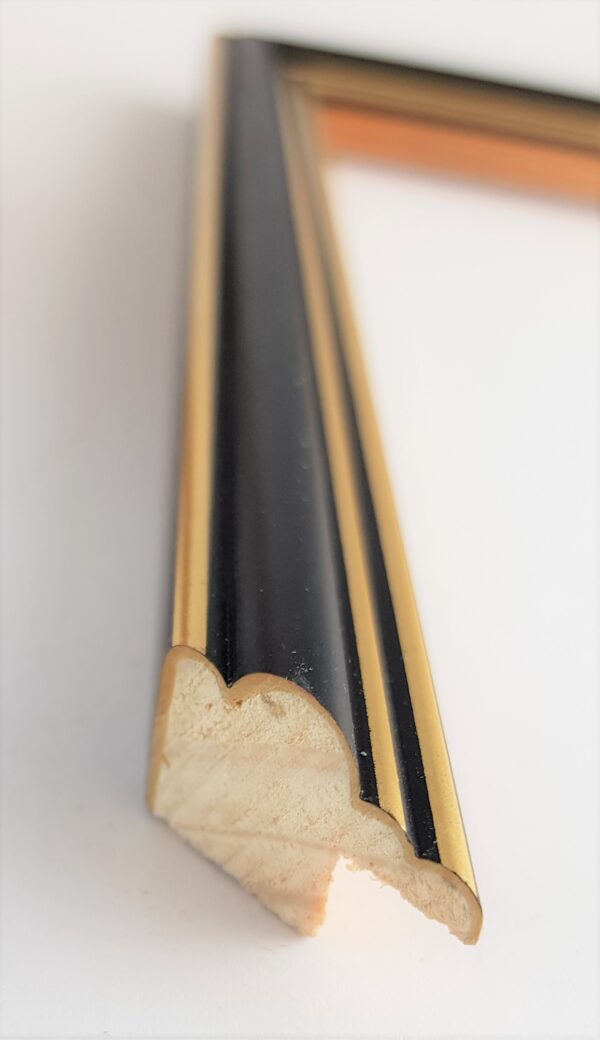 Rama Drewniana Czarna z Podwójnym Złotem – Klasyczny Prestiż – Seria 915 /C/