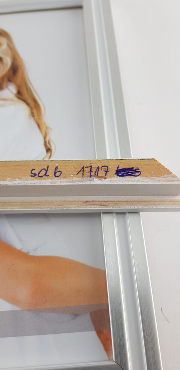 Rama Drewniana Srebrno-Biała – Nowoczesny Minimalizm-1717 SDB