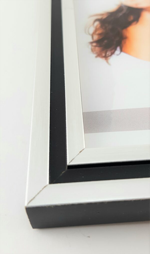 20200321_194753 Rama Drewniana Srebrno-Czarna – Nowoczesny Kontrast-1717 SD