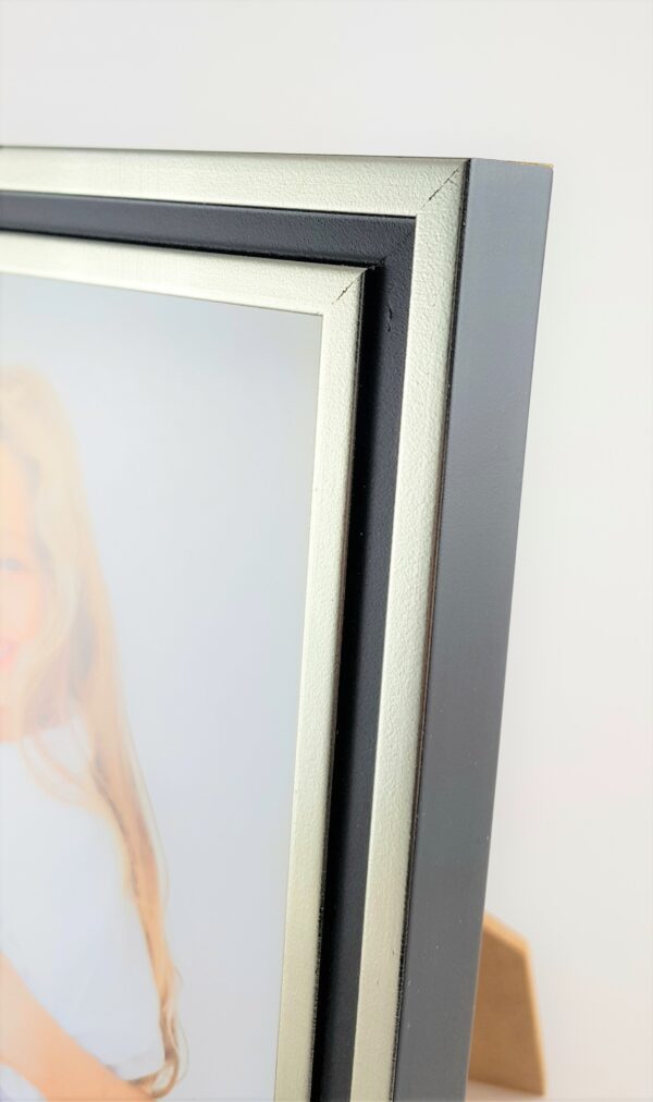 20200321_202534 Rama Drewniana Srebrna z Czarnym Detalem – Nowoczesny High-Tech-1717 SAS