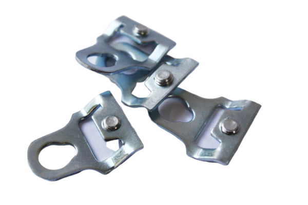 Zawieszka montażowa do ram aluminiowych – mocowanie ramki na ścianie