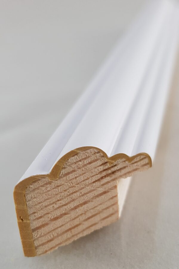 Rama Drewniana Biała Klasyczna – Ponadczasowa Świeżość – Seria 915 /BB/