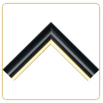 Zrzut ekranu 2026-02-15 155346 Rama z Tworzywa Czarna ze Złotym Paskiem – Nowoczesna Elegancja 060pCZP