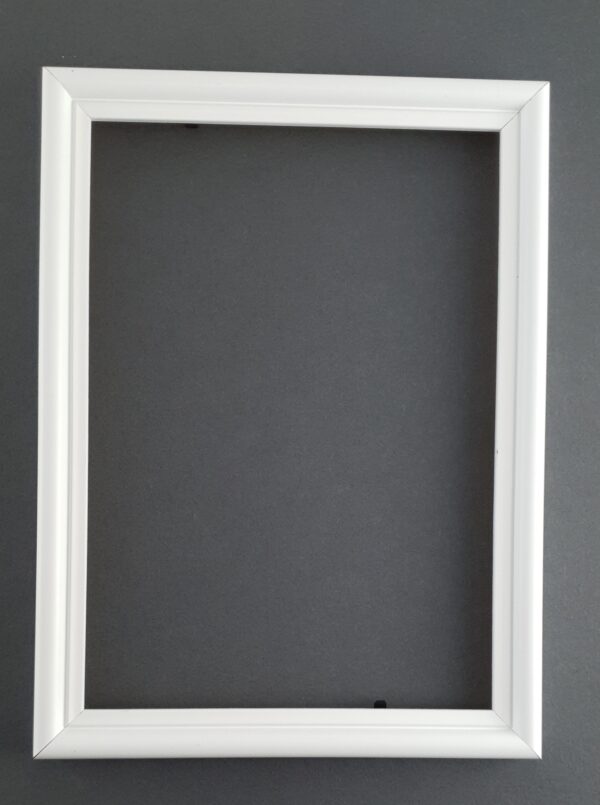 ramka 058 (5) Rama Drewniana Biała Matowa – Klasyczny Minimalizm – / Profil 058 /