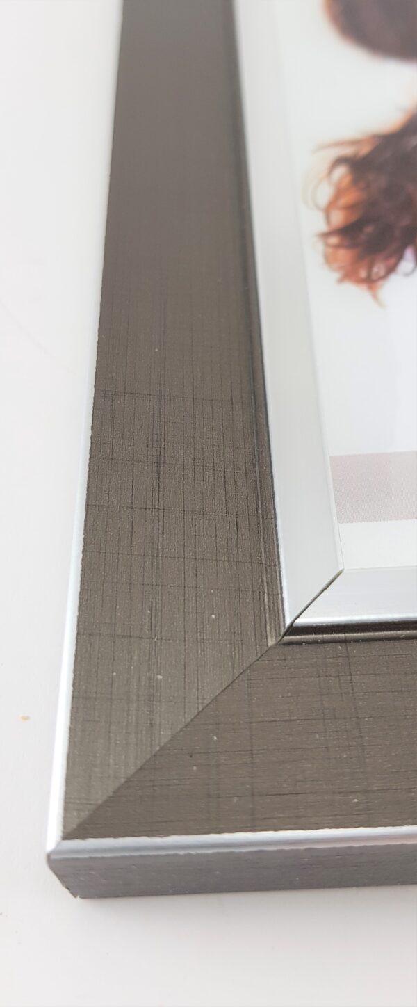 Rama Foto Stalowy Antracyt ze Srebrną Wstawką – Seria Gloria