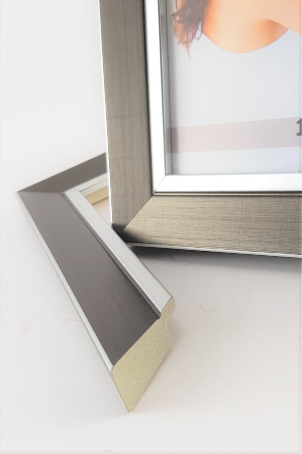 Rama Foto Stalowy Antracyt ze Srebrną Wstawką – Seria Gloria