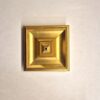 20260228_193633 Złoty Ozdobnik Ścienny – Kwadratowa Piramida 10x10 cm – Satynowe Złoto - SR1 -