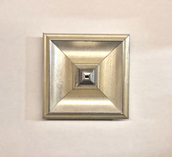 Ozdobnik Ścienny – Kwadratowa Piramida 10x10 cm – Szampańskie Srebro Nakrapiane - SR4