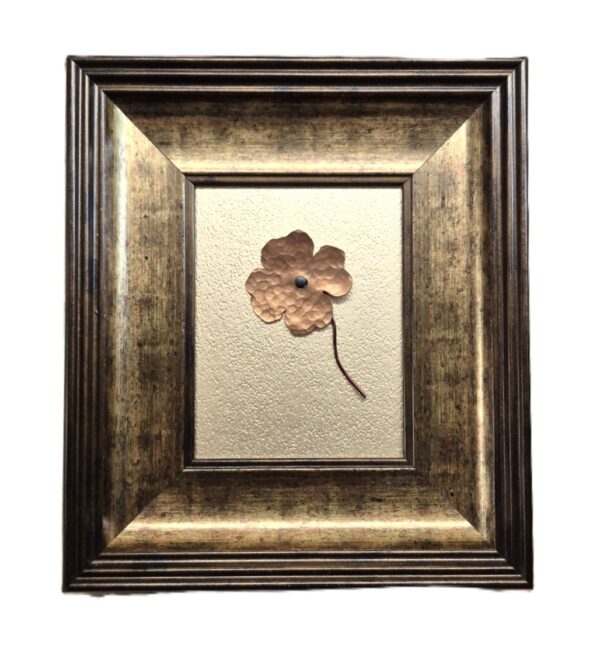 20260228_195504 Obraz 3D „Złoty Talizman Szczęścia” – Rękodzieło na Złotym Młotkowanym Tle – 20x25 cm - K2