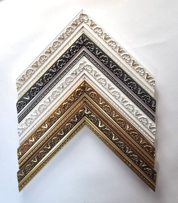 Rama Drewniana Bogato Zdobiona – Antyczny Brąz ze Złotem – Seria 116 BR (30x20 mm)