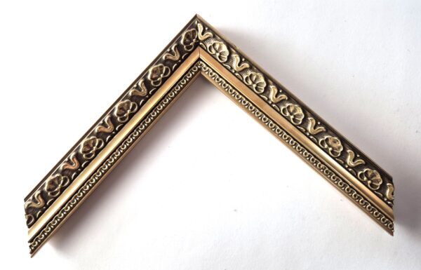 Rama Drewniana Bogato Zdobiona – Antyczny Brąz ze Złotem – Seria 116 C (30x20 mm)