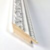 20260316_185055 Rama Drewniana Bogato Zdobiona – Biała ze Srebrem – Seria 116 BS (30x20 mm)
