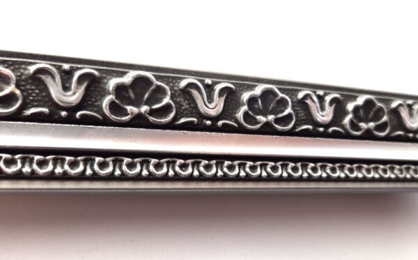 Rama Drewniana Bogato Zdobiona – Srebro Antyczne – Seria 116 S (30x20 mm)