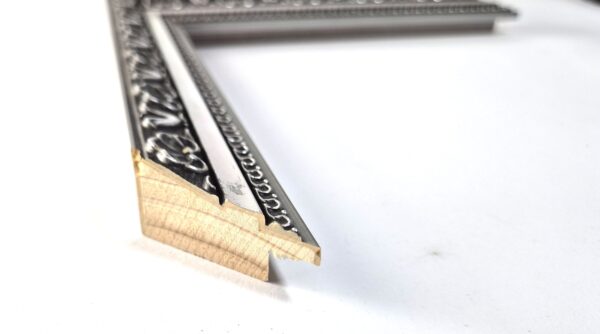 Rama Drewniana Bogato Zdobiona – Srebro Antyczne – Seria 116 S (30x20 mm)